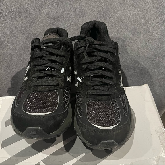 New Balance Women’s sneakers 990V Black Size 8.5 US - Picture 12 of 17